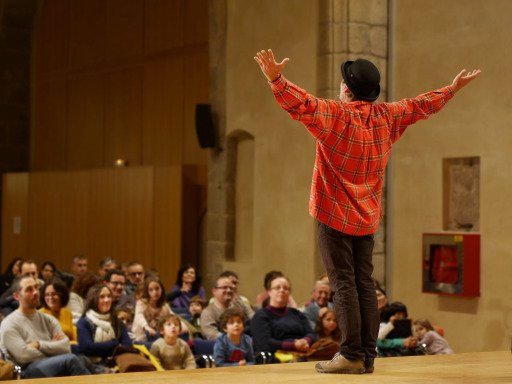 Con todos ustedes... ¡Pepe Maestro! 

📷 Más fotos de <a href="/AviladeCuento/">Ávila de Cuento</a> aviladecuento.com/momentos-2019/

#Ávila #CyL #NarraciónOral #Festival