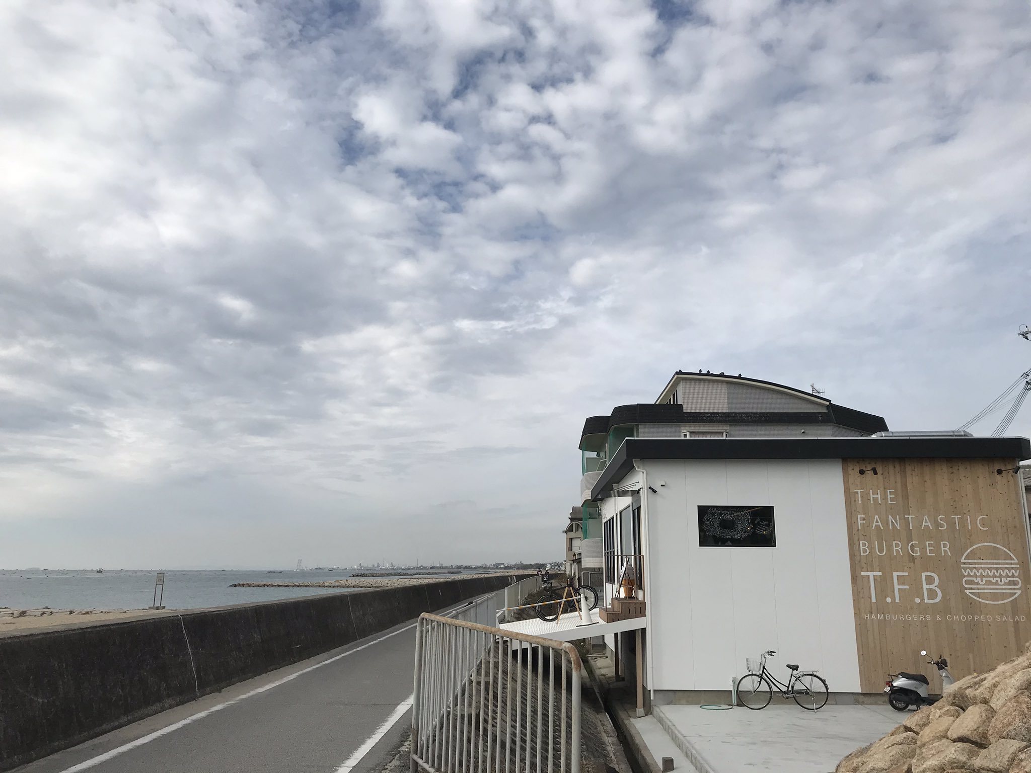 You Suke 19年の走り納め 明石の林崎にあるファンタスティックバーガーへ 店内は人でいっぱいでした 海沿いで眺めもよくおしゃれでした 明石ランチ ファンタスティックバーガー おしゃれ ランチ グルメ 食べログ 走り納め バイク You Suke 19年の走り納め 明石の林崎にあるファンタスティックバーガーへ 店内は人でいっぱいでした 海沿いで眺めもよくおしゃれでした 明石ランチ ファンタスティックバーガー おしゃれ ランチ グルメ 食べログ 走り納め バイク