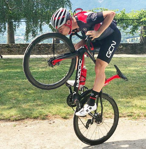 Q&amp;A: CHRIS OPIE (SAINT PIRAN)

One of the country’s best domestic based riders, Chris Opie is back from retirement next season racing for his native Saint Piran team – we grilled him on his comeback LoL! (more…)
▶️ velouk.net/2019/12/06/qa-…