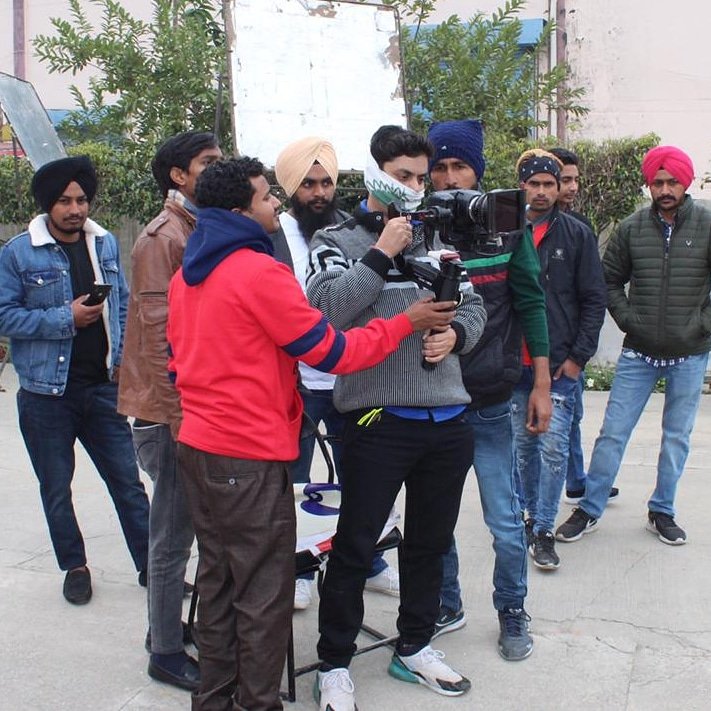 ArunYadavReal's tweet photo. 🎬 Cinematography Of New Music Video "Aagya Pasand " On Black Magic Pocket Cinema Camera 6K ,Cp2 Lense Kit With Crane 3 Lab
..........
Bmpcc6k (BRAW)Result Just Awsome
#doplife #dop #cinematographer #bmpcc6k #crane3lab #bollywood #polywood #Musicvideo #arunyadav https://t.co/6gIYc88ge2