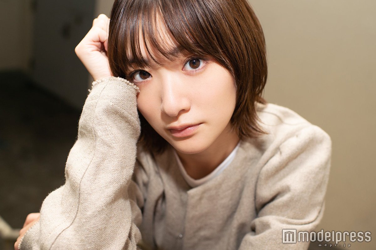 モデルプレス 写真15枚 生駒里奈インタビュー公開中 10代だったときは無責任に 大人嫌い と思うこともあったけど 今は本当に 若かったな 大人の皆さんごめんなさい と思います 乃木坂1期生は命を捨てられるくらい大切 生駒里奈