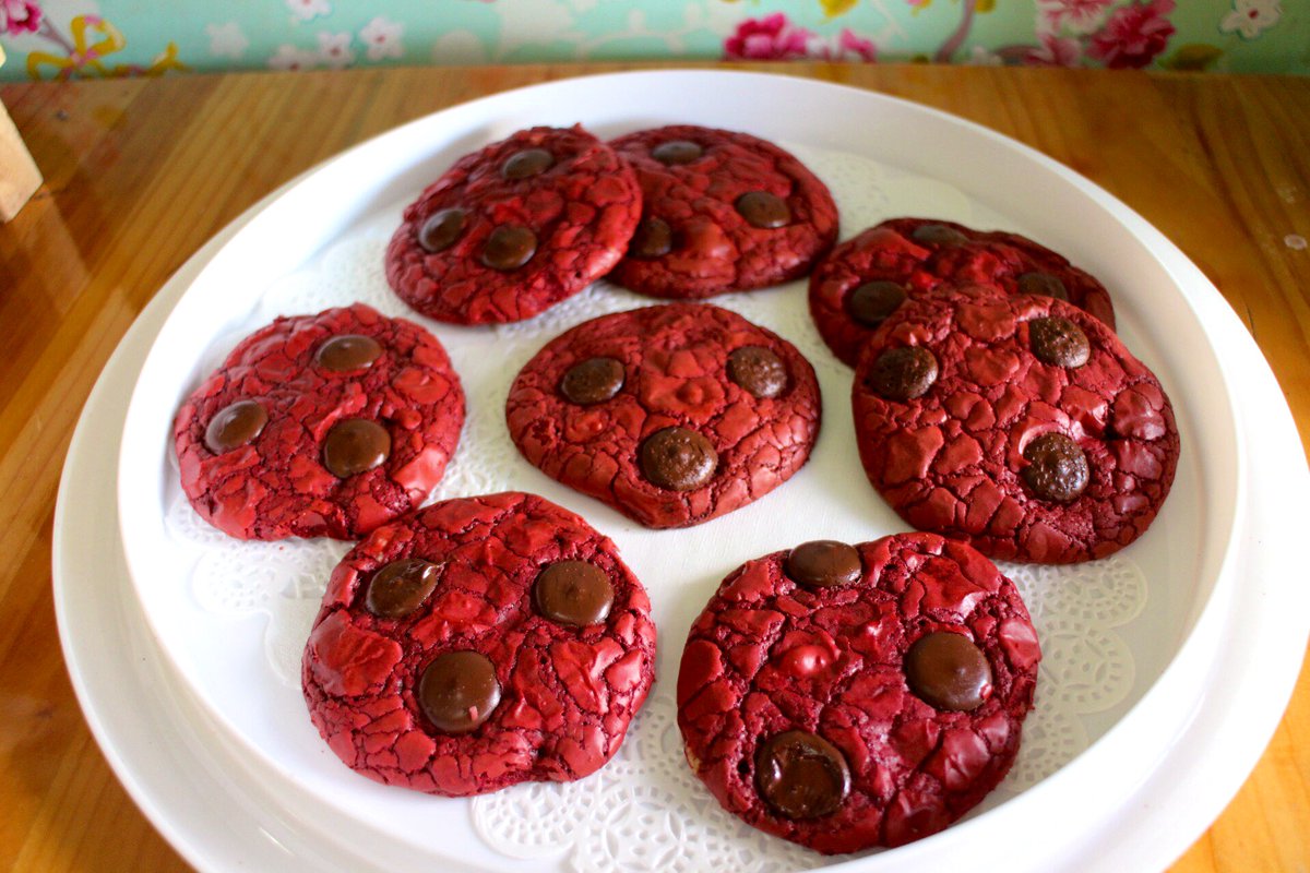 WhoInWonderland's tweet photo. RED VELVET BROWNIE COOKIES รับออเดอร์ก่อนหยุดข้ามปี 😋

#งานอดิเรก  #คนทำไม่ได้กิน https://t.co/0rjqefcPAA