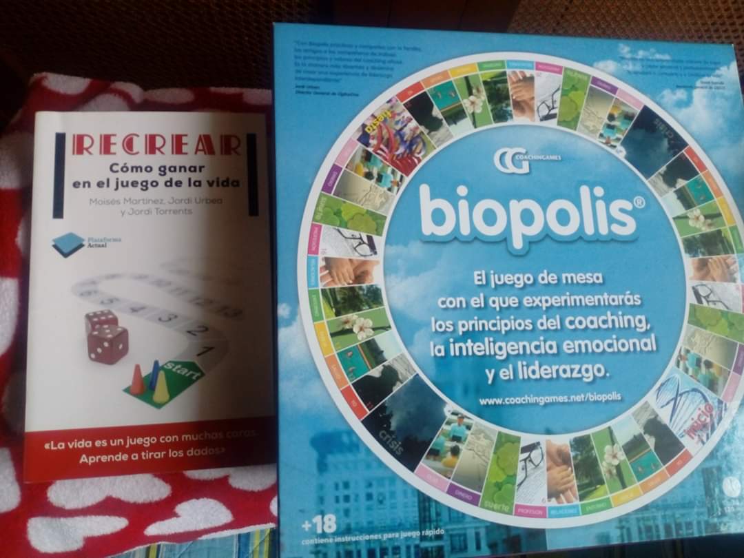 GonzalezBueso's tweet photo. #BuenosDiasATodos #FelizDomingo #España @EducationalPaths @SocioEmocional #EducationalDedignThinking #CaminosEducativos https://t.co/D9cnfEHTS4 #love #life #gift #family #relationships #abundance #biopolis #biopolisworld #RecreaTuVida
FELIZ 2⃣0⃣2⃣0⃣ https://t.co/jnYo5qTjzq