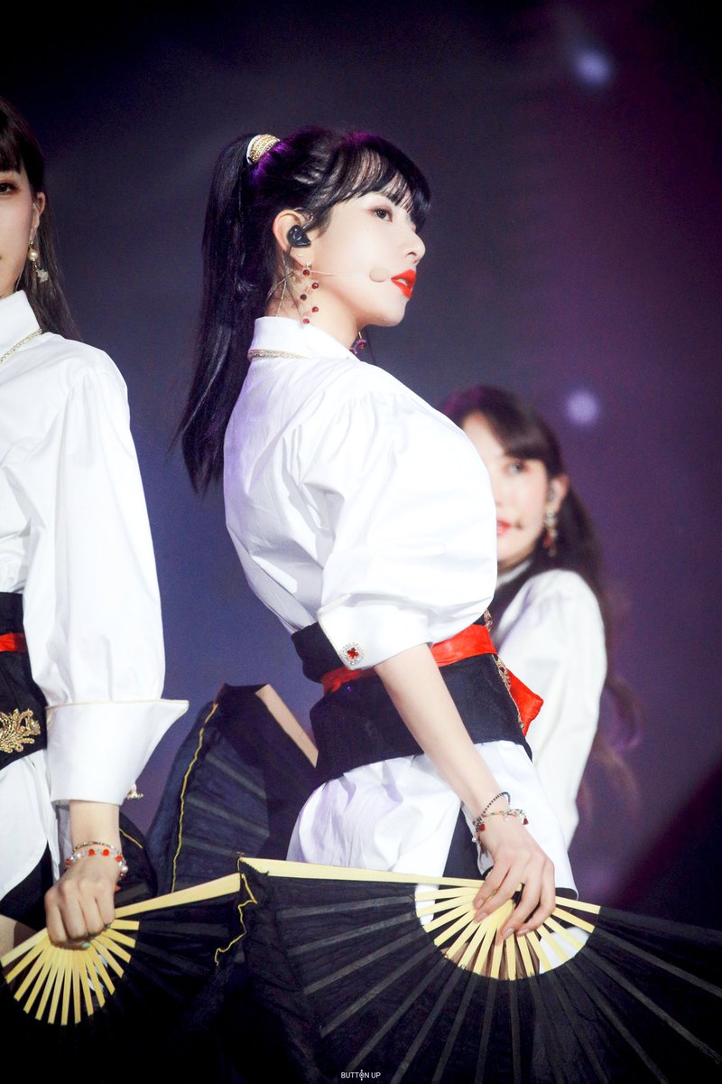 colorbutton94's tweet photo. 191227 가요대축제 여신🌙

#WJSN #우주소녀 #SEOLA #설아 https://t.co/Q2jhKahtF8