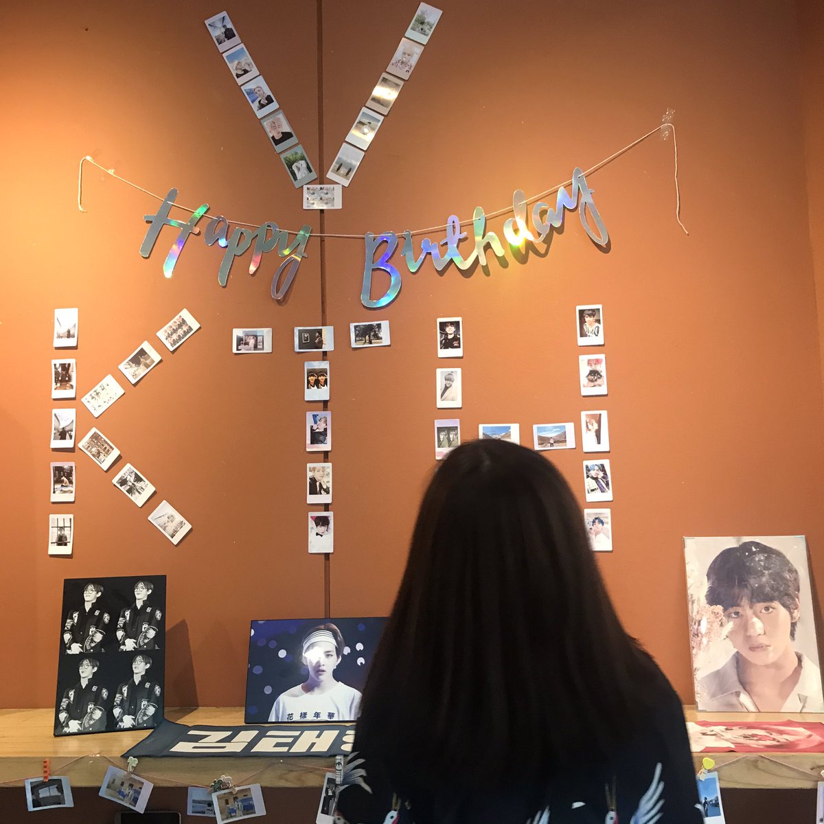 dboysuga309's tweet photo. uwu thanks for the invitation and i had so much fun yesterday!!! 💜🥺🥰 #justforyouhappybirthdaytaehyung #vantefluent https://t.co/FcKHAoYUep