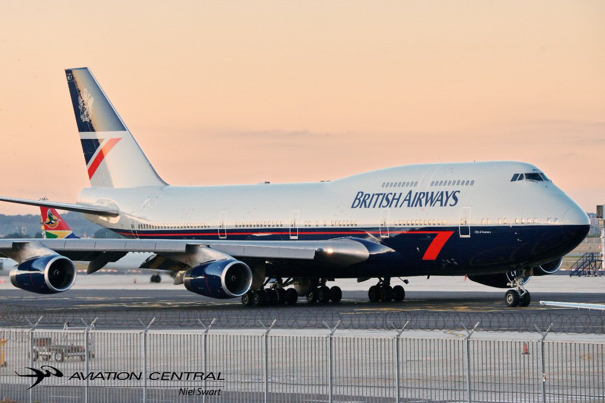 NielSwart_ZA's tweet photo. @BAretrojets Landor's first visit to Cape Town. @capetownint https://t.co/L8OummppPr