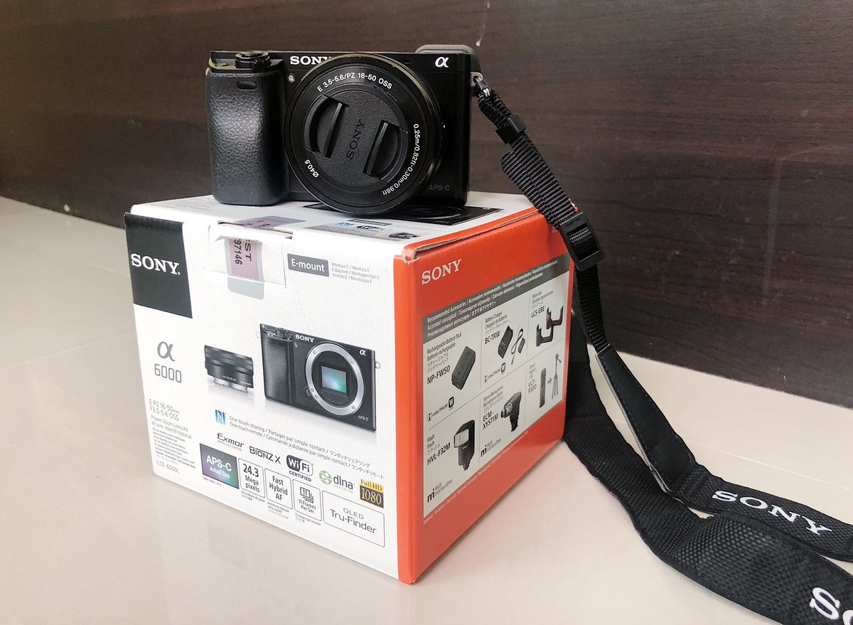 NNUTGD's tweet photo. ขายกล้อง sony a6000
อุปกรณ์ครบ + ฟิลเตอร์ 
ซื้อมาวันที่ 5 เมษายน 2562 ประกันยังเหลืออยู่ 4เดือน ซื้อจากศูนย์ BIG CAMERA 
💸💸 ขาย 15,000 บาท 

📷📸📹🎥📽🎞
#กล้องมือสอง  #ขายกล้อง https://t.co/ufBg34g0F3