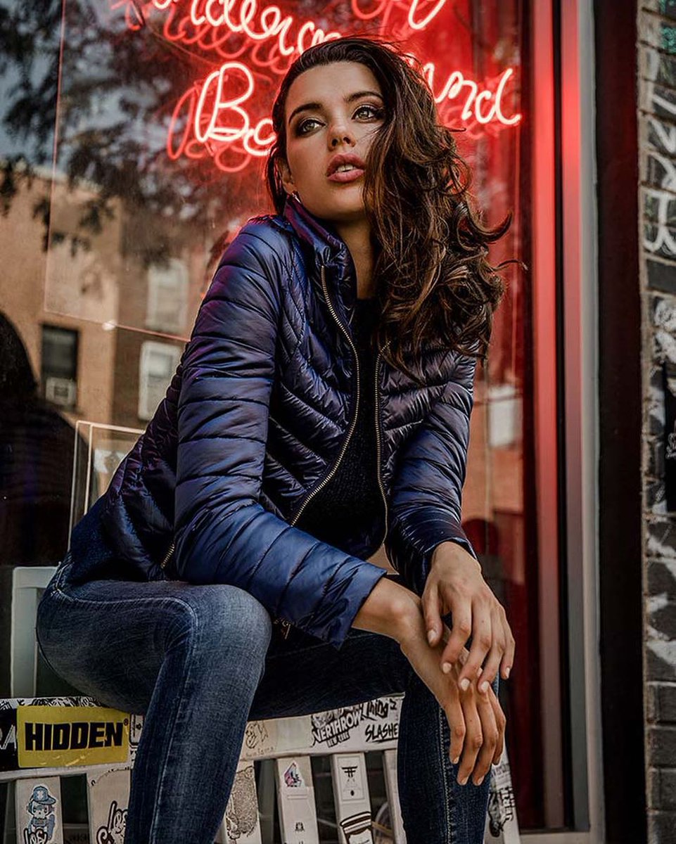 Pics_DSchaefer's tweet photo. Appreciation post: Denise Schaefer x Fifty Four Jeans 🌹
@deeeniseS ❣
#DeniseSchaefer https://t.co/AZFfJjOGUK
