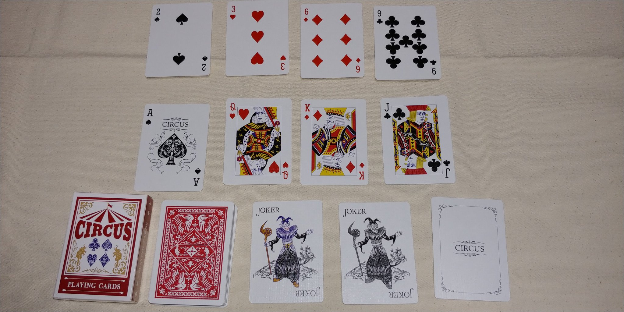 東幸孝 それでもって ダイソーのトランプで驚いたのがこれですよ Circus 雰囲気だけはバイスクルに似せたのをダイソーも出したのかw まぁ1個くらいならお試しに と思ってたら とんでもないガチのトランプだったwww 100