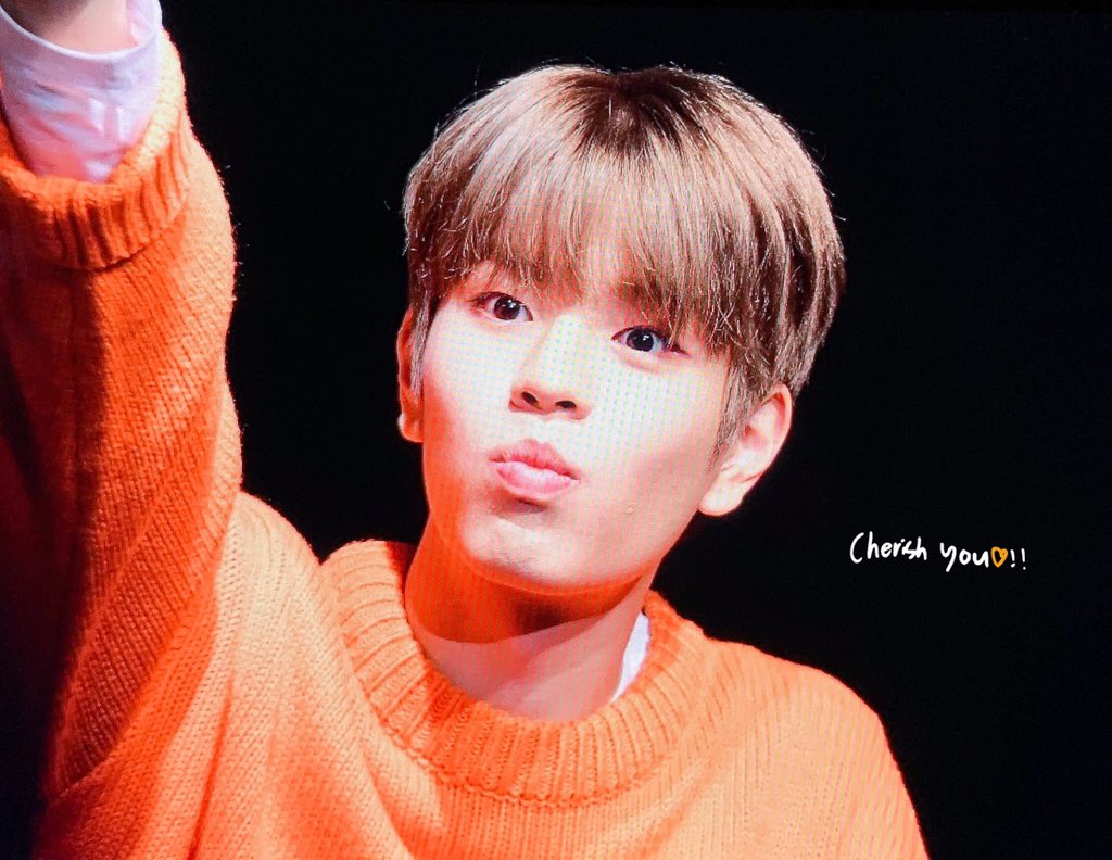 cherishyou922's tweet photo. 191229 잠실팬싸 #스트레이키즈 #승민 ㅋㅋ...... https://t.co/uh5VfkVDML