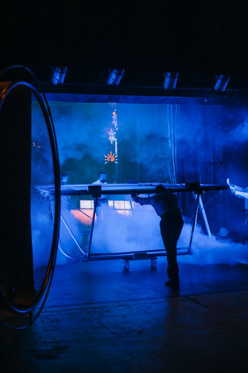 LET'S DO THIS! Vandaag de allerlaatste twee voorstellingen van het #Kerstwintercircus! En wij gaan een er een feestje van maken. Heb je nog geen plannen vandaag? Je kunt er nog bij zijn, bestel je kaarten > parkthe.at/2Zcc7y9 #backstage #catwallacrobats #showtime