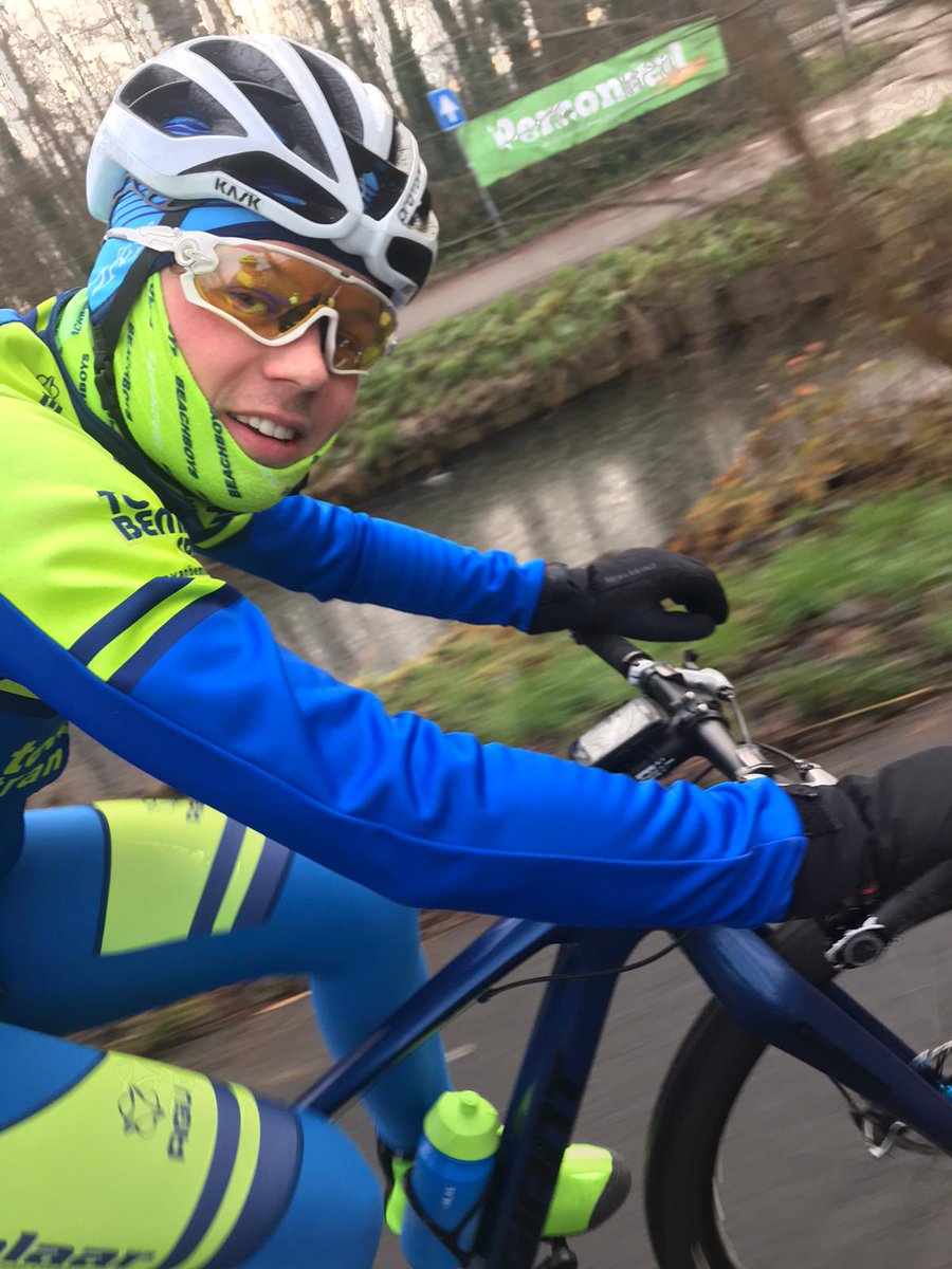 Bedankt teammaat en vriend <a href="/chriscappel/">Chris Cappel</a> voor het thuis brengen met deze hongerklop. 🤢
#3uurtjes <a href="/BeachBoysNwijk/">BeachBoys cyclingteam</a>