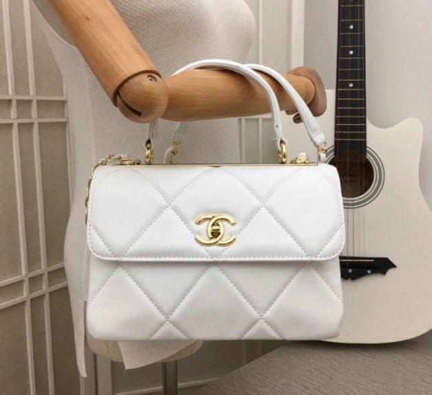pk_collection's tweet photo. Chanal women bags
Material: Sheepskin
Size: 25-17-12 cm
#chanelvintagebag #chanelvintageearrings #chanelvintage #chanelvintagethailand #chanelbag #chanalthailand #chanelboy #chanelboy10 #chanalboy #Chennai #chanelthailand https://t.co/g9mQ4NztrA