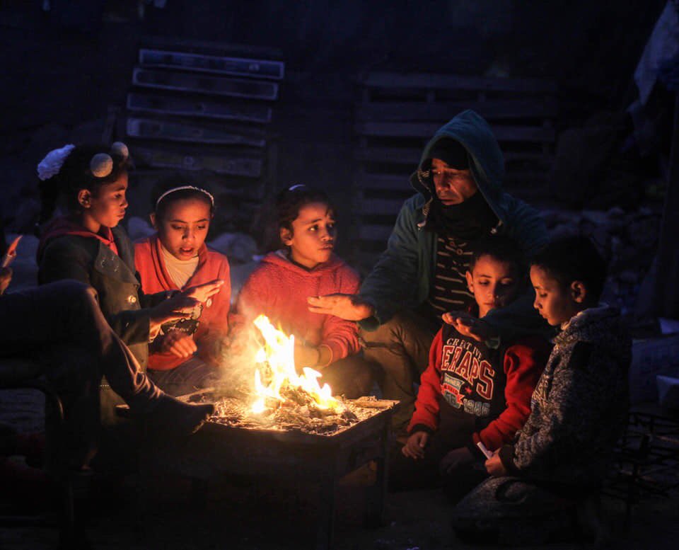 Lawyer_RWP's tweet photo. The suffering of Palestinian refugees is evident in the winter and the tragedy is exacerbated by the arrival of Air depressions, especially in the slums and marginalized areas, so that winter becomes a heavy guest in the Gaza Strip.

#Palestine #Winter  #everydaygaza #gaza https://t.co/jBZ2s9NMp4