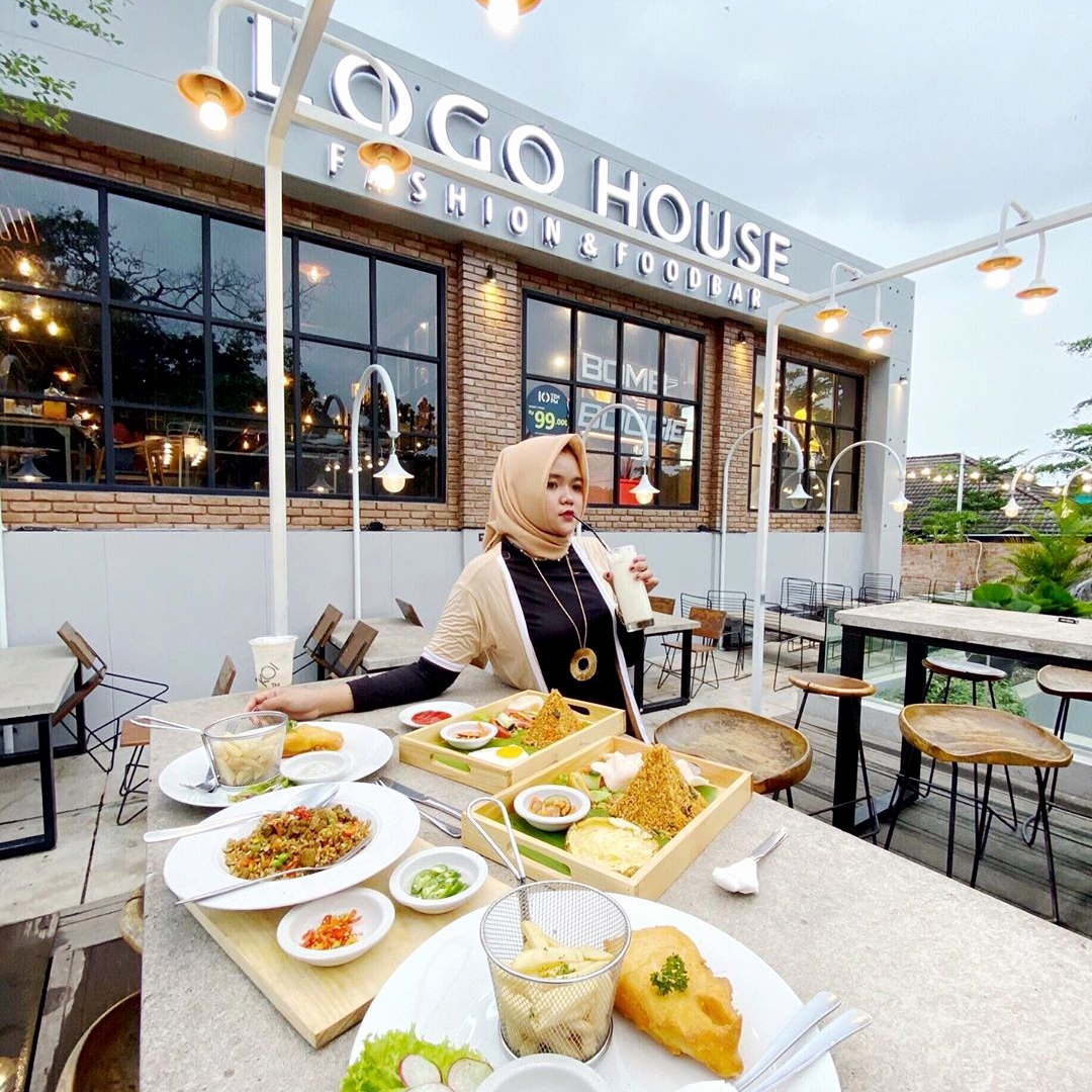 Lovely potrait by @syarahtaniaa to describe how our lunch and dinner should be done! ✨

#LogoHouse #PeopleAtLogoHouse