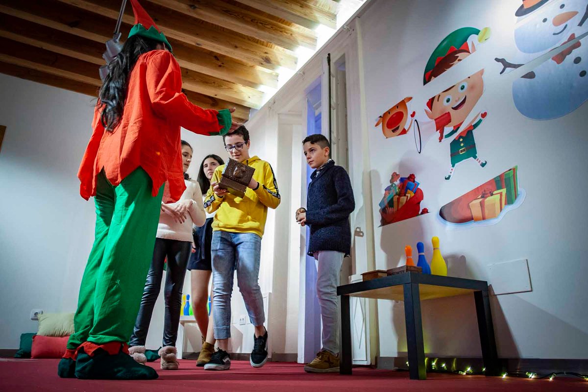Cajasol's tweet photo. ¿Aún no has probado el escape room navideño que hemos preparado en @Cajasol #Cádiz? ¡Hoy tienes la última oportunidad para hacerlo! #GozosFCajasol
🕔 De 17 a 19 horas
📍Plaza San Antonio, 14 https://t.co/jzuFLqfN2j #NavidadenCádiz https://t.co/nYSpoiO9c5