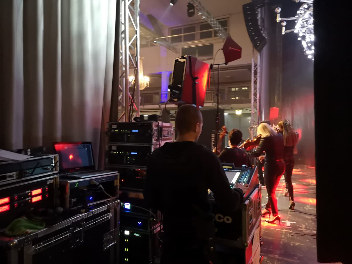 SteffenAudio's tweet image. Live in Action🔥
Follow➡ @steffenaudio
🎶
__________________________________________________________________
#inearmonitoring #stagemonitor