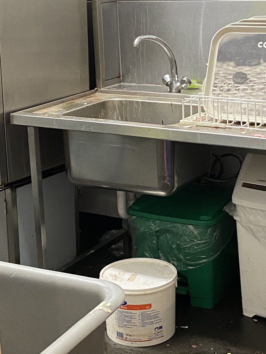ca55iebennetto's tweet image. Think you need a spring clean @CostaCoffee kitchen door left open for all to see.  This looks rank 🤢@intuTrafford costa in next #hygiene #dirtysink #dirtycoffeeshop