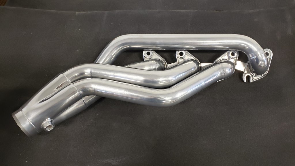 RevologyPerform's tweet photo. Our 1964-70 #Mustang #Coyoteswap header is made to our specifications by #UltimateHeaders, the leader in high quality application-specific headers. This version is designed for the #Revology version of the DSE-IFS that is optimized for the #Coyoteengine https://t.co/z2d6BnMdWr