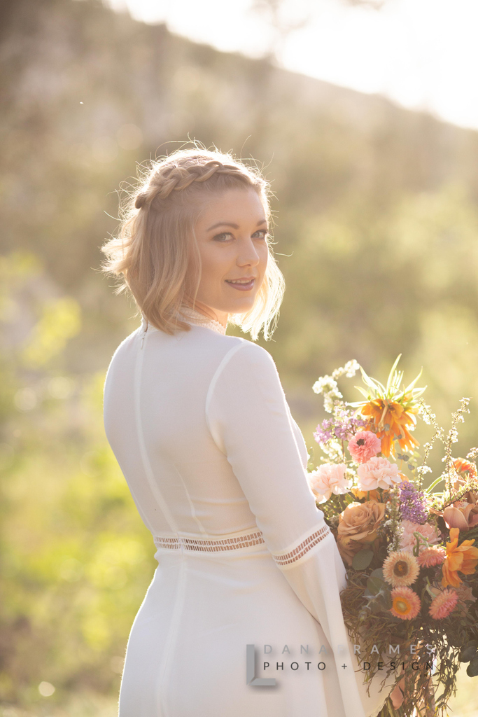 danaframes's tweet photo. Ready, Set, Let's do this week of 2020! 

Design &amp; Photography: Dana Frames Photo + Design @danaframes

Floral &amp; Tabletop: @pinestreetfloral 

#zerowastewedding #sustainablewedding #ethicalphotographer https://t.co/IPmZKEisA3
