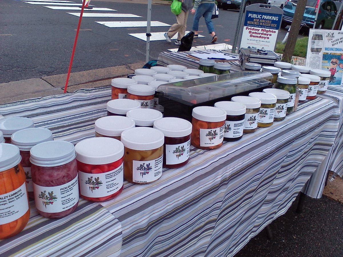 FreshCrunch's tweet photo. Seriously--LAST CHANCE for @FreshCrunch pickled veggies til May! Stop by @PalisadesFM TODAY til 1pm #buylocal https://t.co/5tApQ4ig2Y