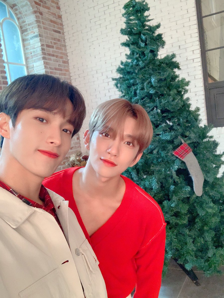 pledis_17's tweet photo. [17'S 도겸] 슈아 형 생일 축하해💕 
우리의 젠틀맨 조슝~
오늘 좋은 하루를 보냈음 좋게따아😆
항상 행복만 가득하고 좋은 생각 많이 하자
사랑해 우리 슈아 형❣️ https://t.co/PQo41FsXyx