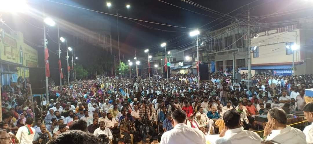 thameemavoor's tweet photo. #SDPI
நெல்லையில் நடைபெற்றுவரும் குடியுரிமை பாதுகாப்பு மாநாடு
மக்கள் விரோத CAA NRC NPRக்கு எதிராக திரண்ட பொதுமக்கள்
போராட்டங்கள் தொடரட்டும்....
#BoycottNRC #BoycottCAA #BoycottNPR
#RevokeNRC #RevokeCAA #RevokeNPR
#SaveConstituency
#WeThePeopleOfIndia
#SaveIndia https://t.co/8tp9Ld71sb