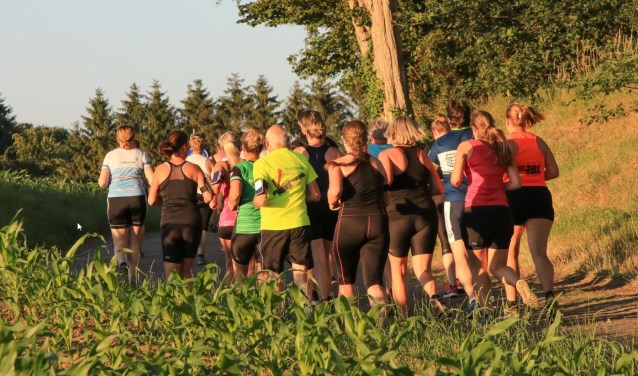 Opnieuw populaire clinics voor Triathlon Holten dekoerier.nl/nieuws/sport/8…
