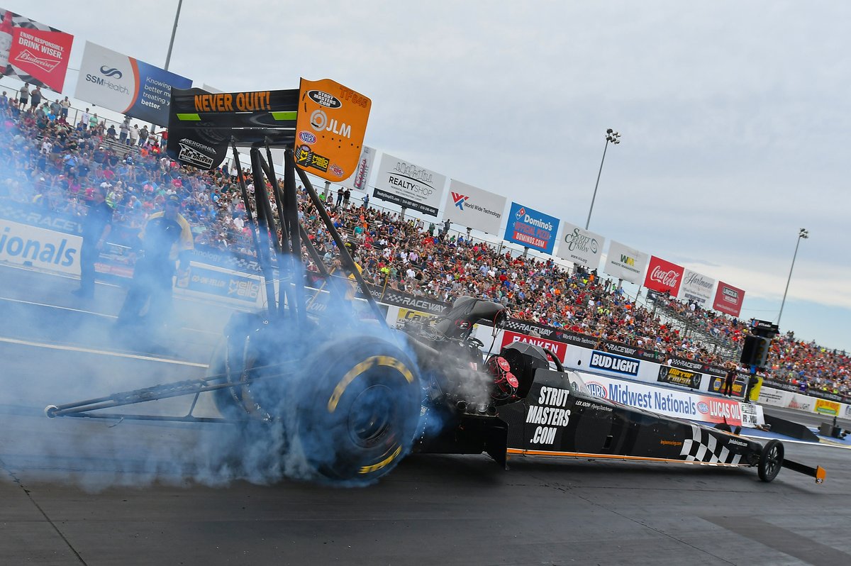 LexJoon's tweet image. Smoking Sunday, are you ready for #2020, we are!! Cant wait for the @NHRA 2020 season to kick off. #NeverQuit @strutmasters @GatesAuto @CPCARRILLO #TopFuel #330mph #Nitro