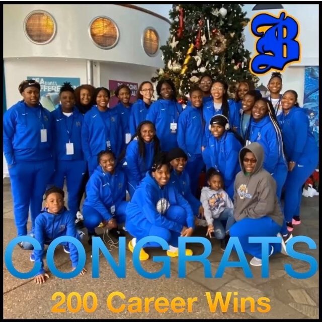 sportsguymarv's tweet image. Major shoutout to former @FVSU WBB standout @mariamangram (Brunswick HS Lady Pirates) for earning @OfficialGHSA win number 200 of her career! What an amazing accomplishment! Wishing her many more!💙💛💙💛🏀2️⃣0️⃣0️⃣