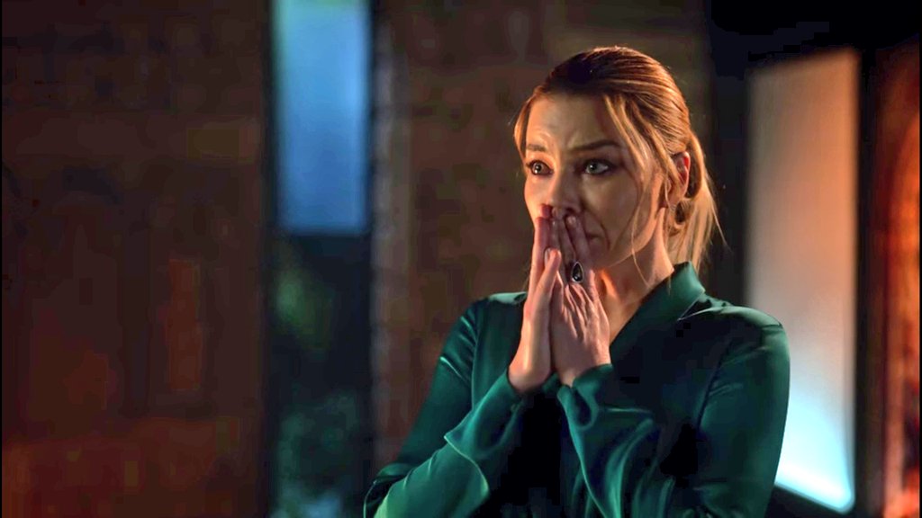 ArcaneWees's tweet photo. Do ya'll realise that we have watched an entire season of Chloe knowing that Lucifer is the actual devil? Because I still can't believe it. https://t.co/dEY5Bp5wUA