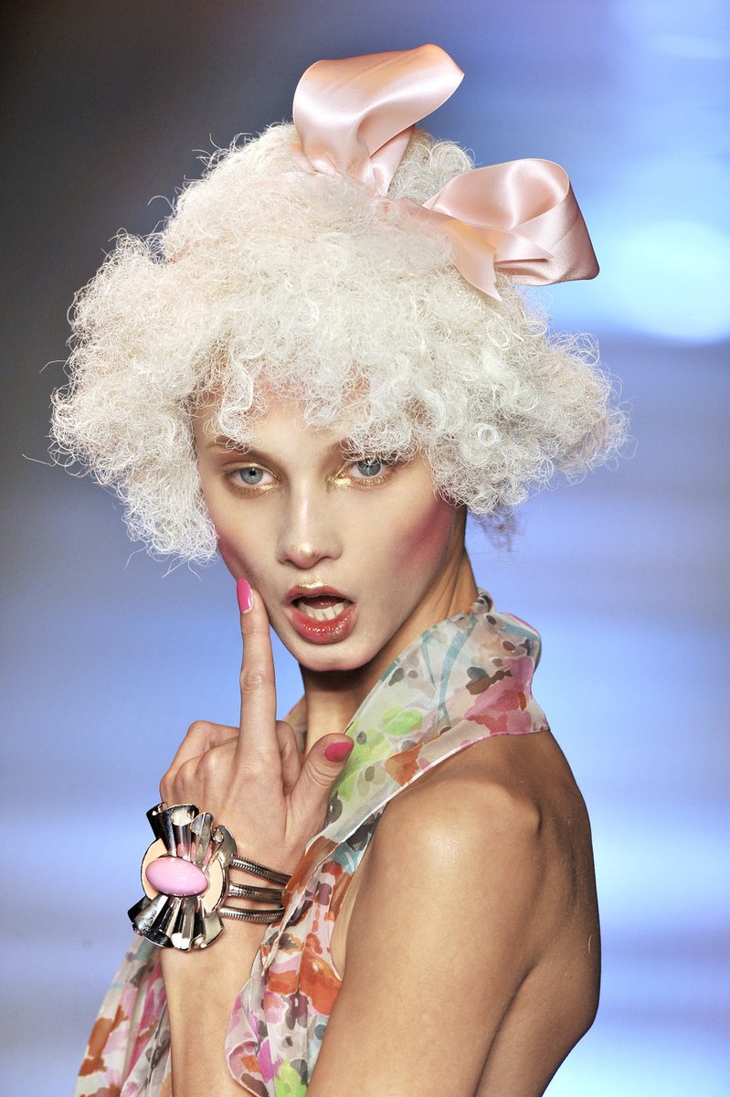cyberglittter's tweet image. faces @ john galliano runways