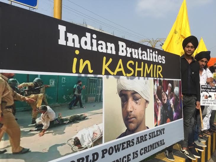 Fariha_Almas's tweet photo. India is brutally killing Kashmirs #2019in5words 
#2019BlackYear4kashmiris
#Endia2019Highlights https://t.co/3Hf8I8TEvd
