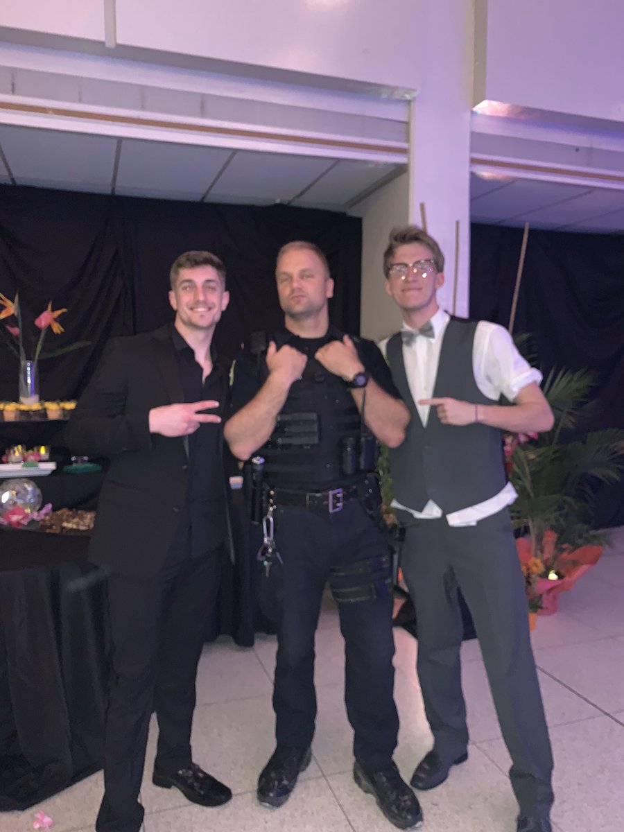 Happy birthday <a href="/HunterHickman8/">Hunter Hickman</a> party hard brotha🎊