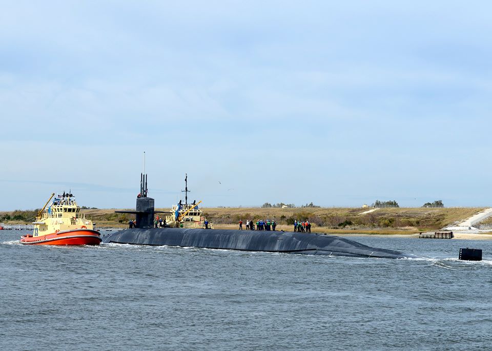 #SubSunday
#WelcomeHome USS #RhodeIsland (#SSBN 740) (Blue)!⚓️ <a href="/SUBGRU10/">Submarine Group TEN</a> 
#DYK The hull diameter of an Ohio-class ballistic-missile submarine is the total length of about 4 rhinos?