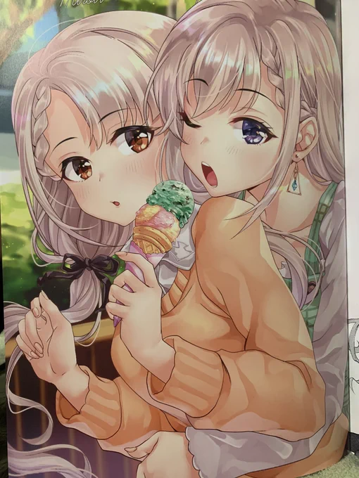 お品書きボード完成〜✨
冊子もブースクロスも良い感じです!

明日のコミケは霜月 汐(@monochrome_shio)さんに売り子に来てもらいますので、皆さま何卒よろしくお願いします〜☺️
 #C97 