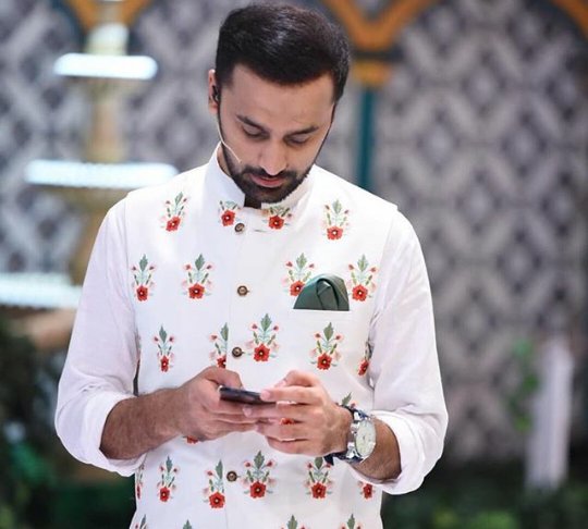 sukainahusyn's tweet photo. Wb You kNow What Your Name in My Notifications Is The Most Prettiest Thing For Me:)
Keep Coming In My Notification(✯ᴗ✯)
2020 Mein Bi Khyl Rakhiye Ga...!!
#2019WithWB https://t.co/jolGa712nc