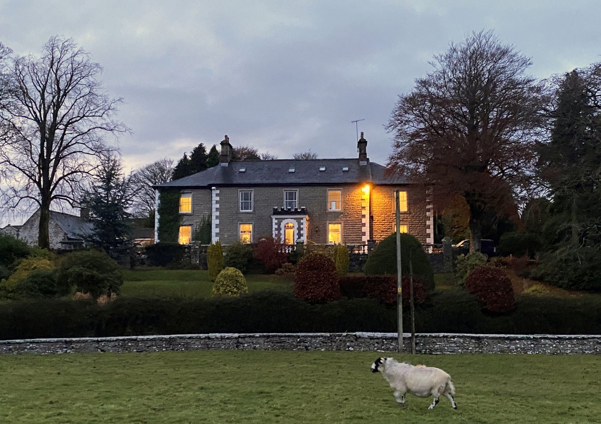 Hike your heart out from <a href="/BrownberHall/">Brownber Hall</a> Hall in the Yorkshire Dales, the latest addition to my reviews of special places to stay. #hiking #lakedistrict #YorkshireDales 

thegirloutdoors.co.uk/2019/12/29/bro…