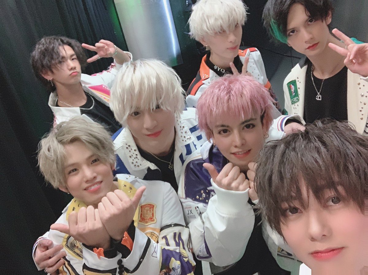 hiroki_5ignal's tweet photo. 本日、HIROKIプロデュースのメンズグループ『thumbnail（サムネイル）』が渋谷ブエノスで初ステージデビューでした。これから幅広く活動をして世界に挑戦していきますので応援よろしくお願いします‼️#thumbnail#ダンスボーカル https://t.co/WoecyZoipk