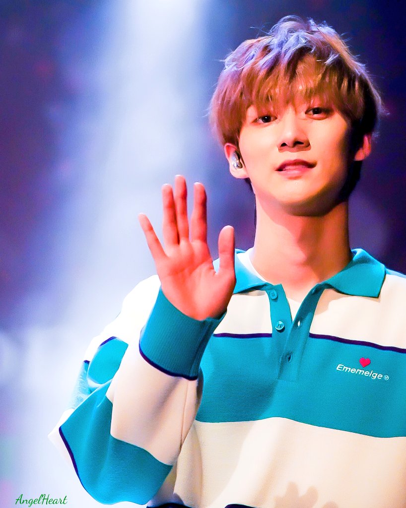 y_yknkn's tweet photo. 191225 YOKOHAMA 2부 👋
#김지훈 #JIHUN #ジフン #크나큰 #KNK #クナクン https://t.co/xP6cbxg0pn