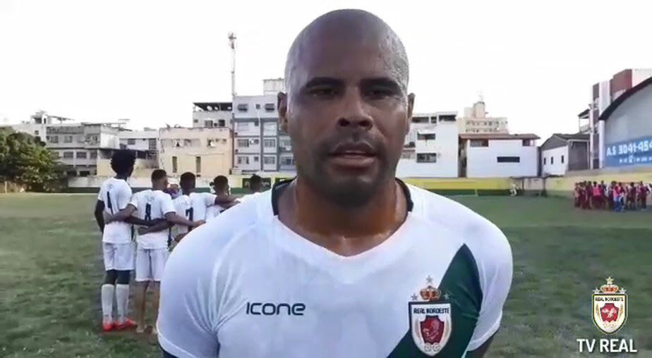 viniiantunes_'s tweet photo. O centroavante Monga, 36 anos, vai reforçar a Desportiva Ferroviária no #Capixabão2020. Monga estava no Real Noroeste, no qual marcou um gol na #CopaES2019. No início de 2019 o atacante estava no São Raimundo/RR e fez cinco gols.

📸 Júnior Sapo

#FutebolCapixaba #Desportiva https://t.co/T2IYbhI98V