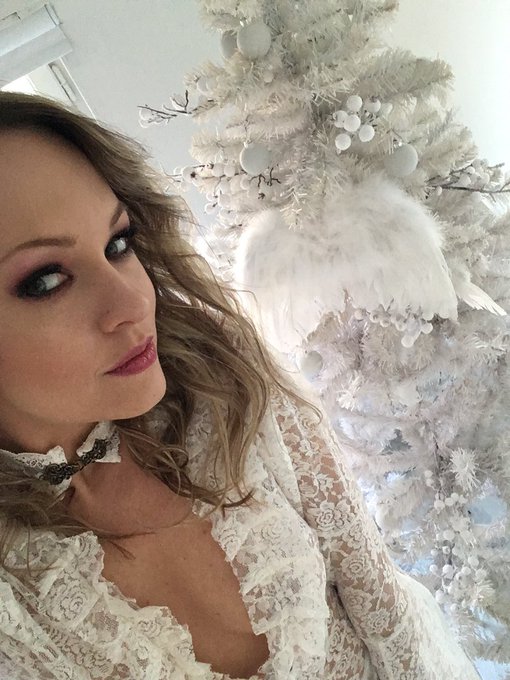 I love quality photoshoots 😍 https://t.co/kHdvCcorBJ<a href="/tag/mvsales"class="tags"><span>&#35;mvsales</span></a>