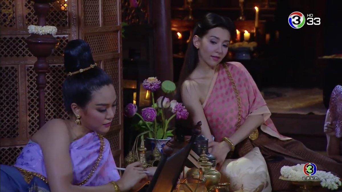 eyeseye_bl's tweet photo. เอ๋!! แอบมองนุ้งวาดแบบนี้ คิดอะไรอยู่เจ้าคะแม่นาย #บุพเพสันนิวาสep5 #เบลล่าราณี https://t.co/ggnFPFLjfc