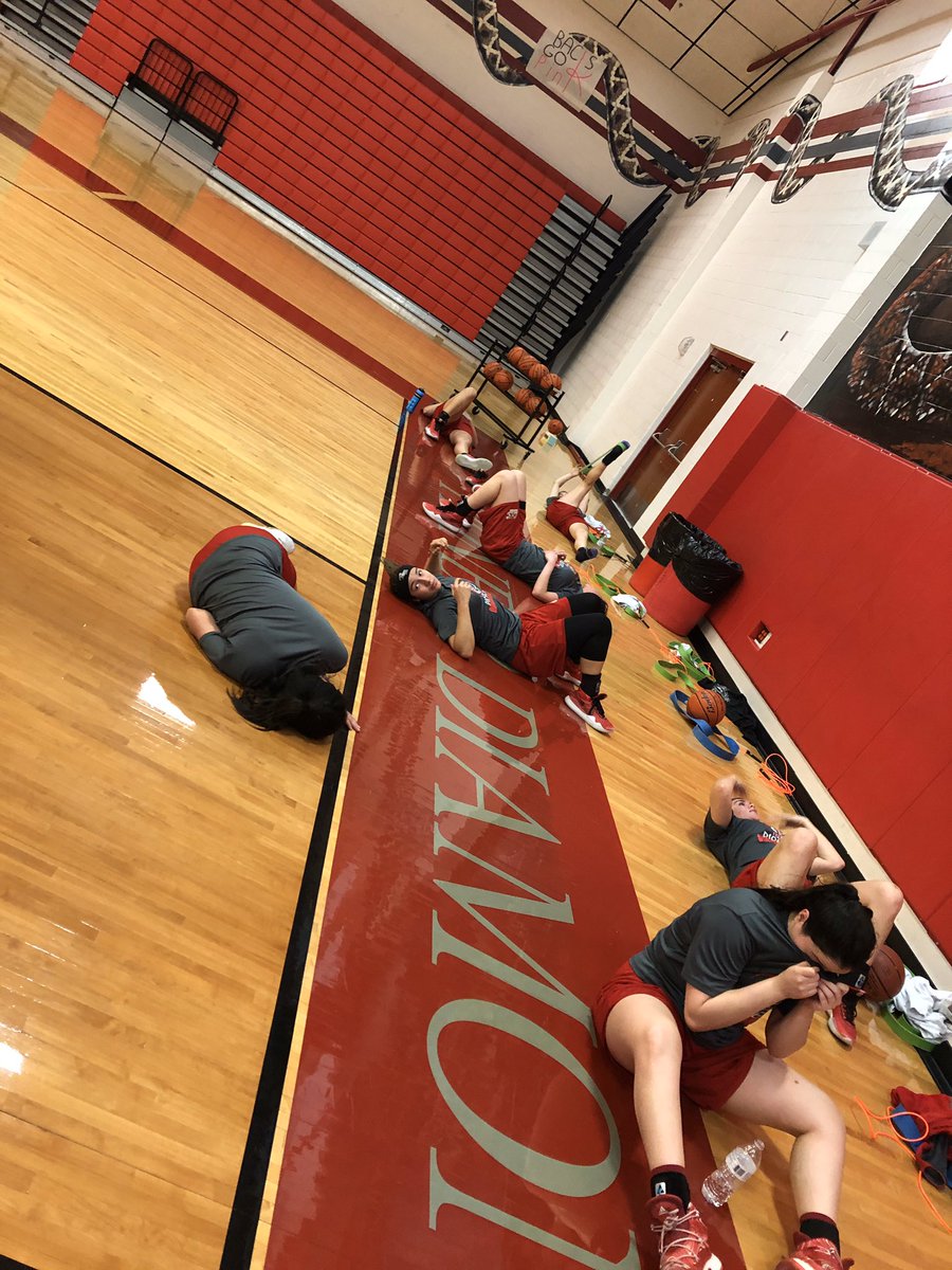 DBack_GHoops's tweet photo. First day of practice after Christmas Break—survived and not one 🗑 had to be used. Champions working hard. #NotStaged #LotsOfSweat #WeDidIt #PlayingForWe #DistrictGoals https://t.co/lFiv02x8RQ