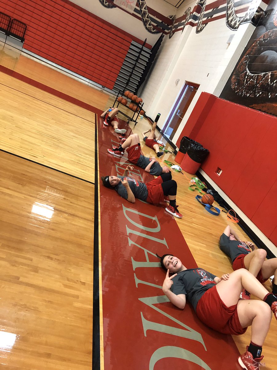 DBack_GHoops's tweet photo. First day of practice after Christmas Break—survived and not one 🗑 had to be used. Champions working hard. #NotStaged #LotsOfSweat #WeDidIt #PlayingForWe #DistrictGoals https://t.co/lFiv02x8RQ