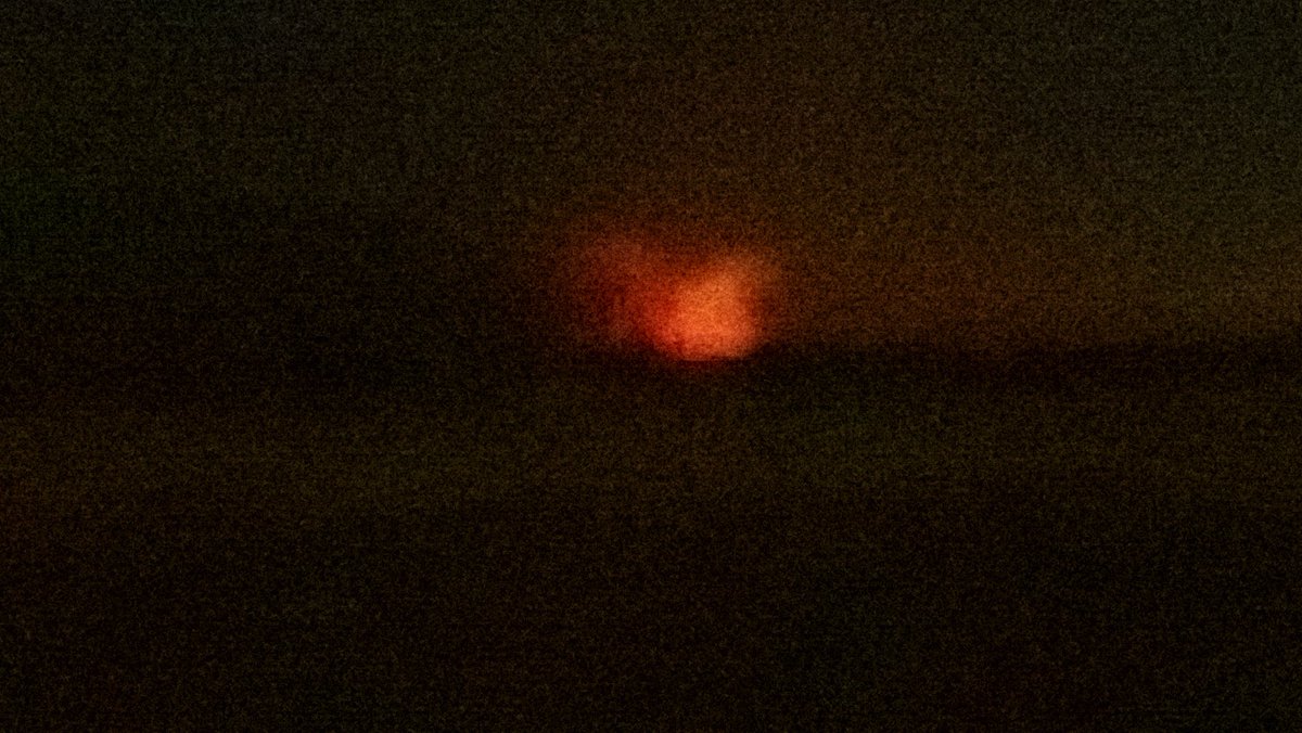TaylorTara4's tweet photo. #Smoke from #Kambalda then #flare up later in evening. Taken from #Kalgoorlie #airport Yes I was still there. Yes maybe still talking. #Kalgoorlieminer #bushfires #bushfiresWA https://t.co/shdZq5z9f8