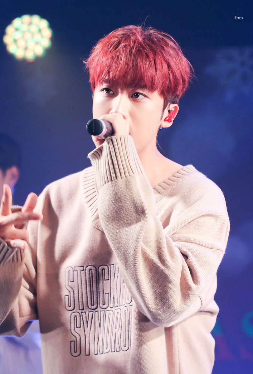 spriteknk0303's tweet photo. 191227 KNK Christmas concert in 헤이와지마 1부
#크나큰 #KNK #인성 #INSEONG #インソン #인성짱짱 @KNKOfficial220 https://t.co/zNHR5Jrfsg