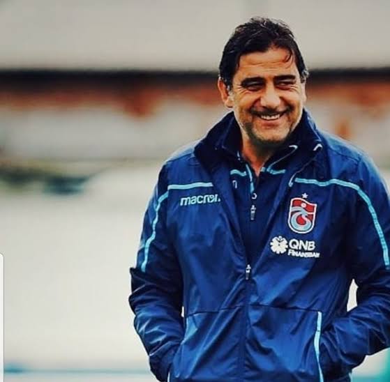 "seninle, yan yana. 
gerekirse; yana yana." #ÜnalHocamYanındayız