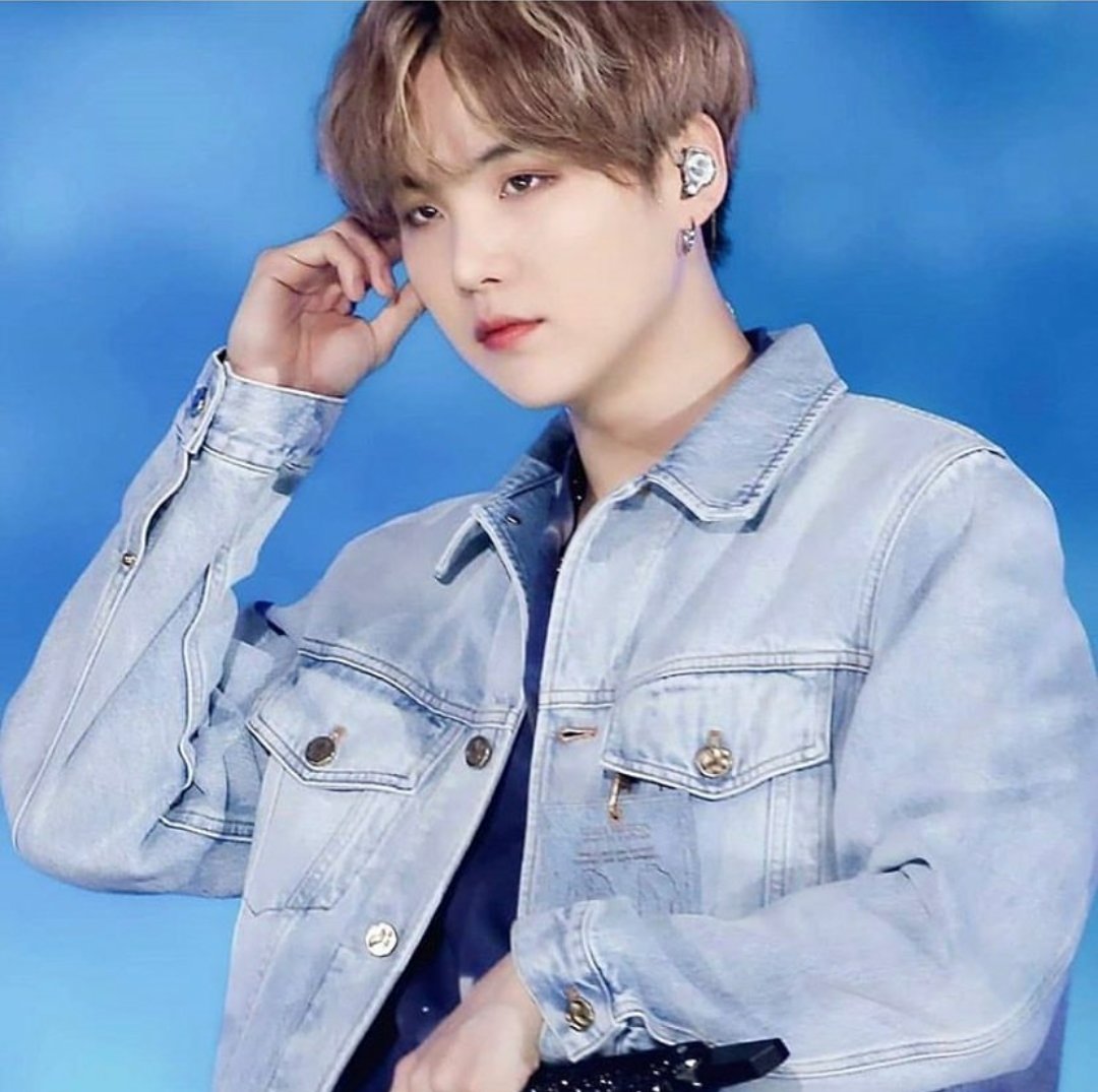 bangtanWMLN's tweet photo. How stunning! 🥰
@bts_bighit 
#bts #bangtan #bangtansonyeondan #bangtanwatermelon #bangtanwatermelonclub #bangtansmut #btsnfw https://t.co/BGrV85zsym