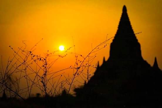 MyanmarOperator's tweet image. Bagan is Myanmar's top travel destination, and should be on everyone's bucket list! 🇲🇲 It's such a magical and mysterious place. 🥰Especially sunrise and sunset are breathtakingly beautiful.